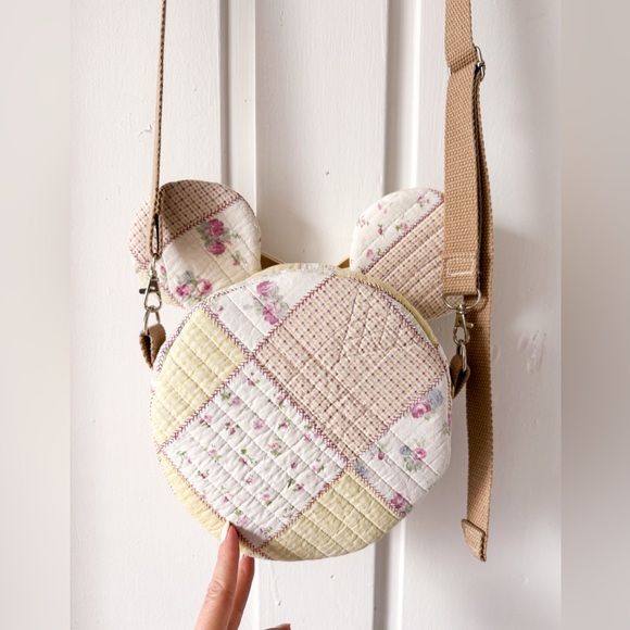 Handmade 🧵 🪡 Upcycled Quilt Mouse Adjustable Shoulder Bag - Picture 3 of 8